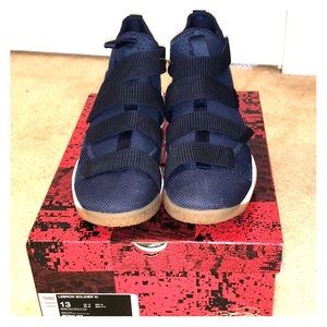 Nike LeBron Soldier XI Size 13 Basketball Sneakers